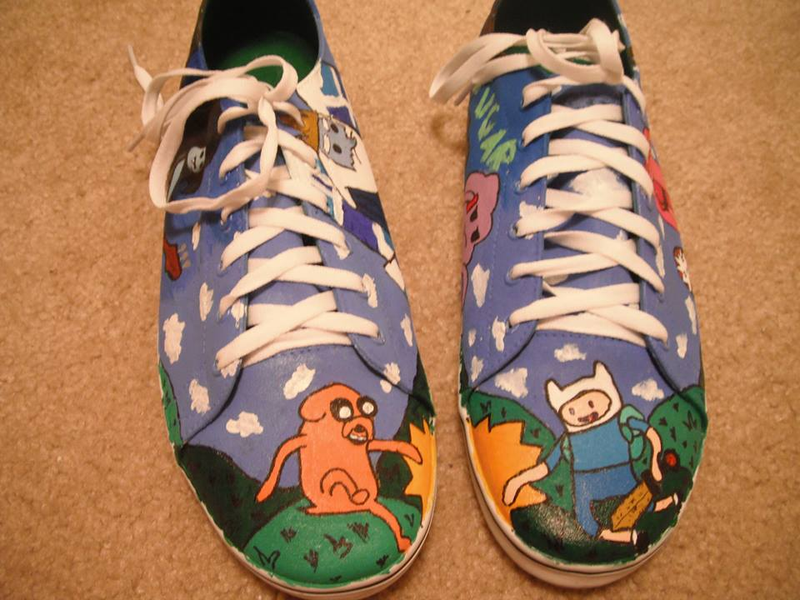 Illustration for article titled Oh hey, I painted more shoes!